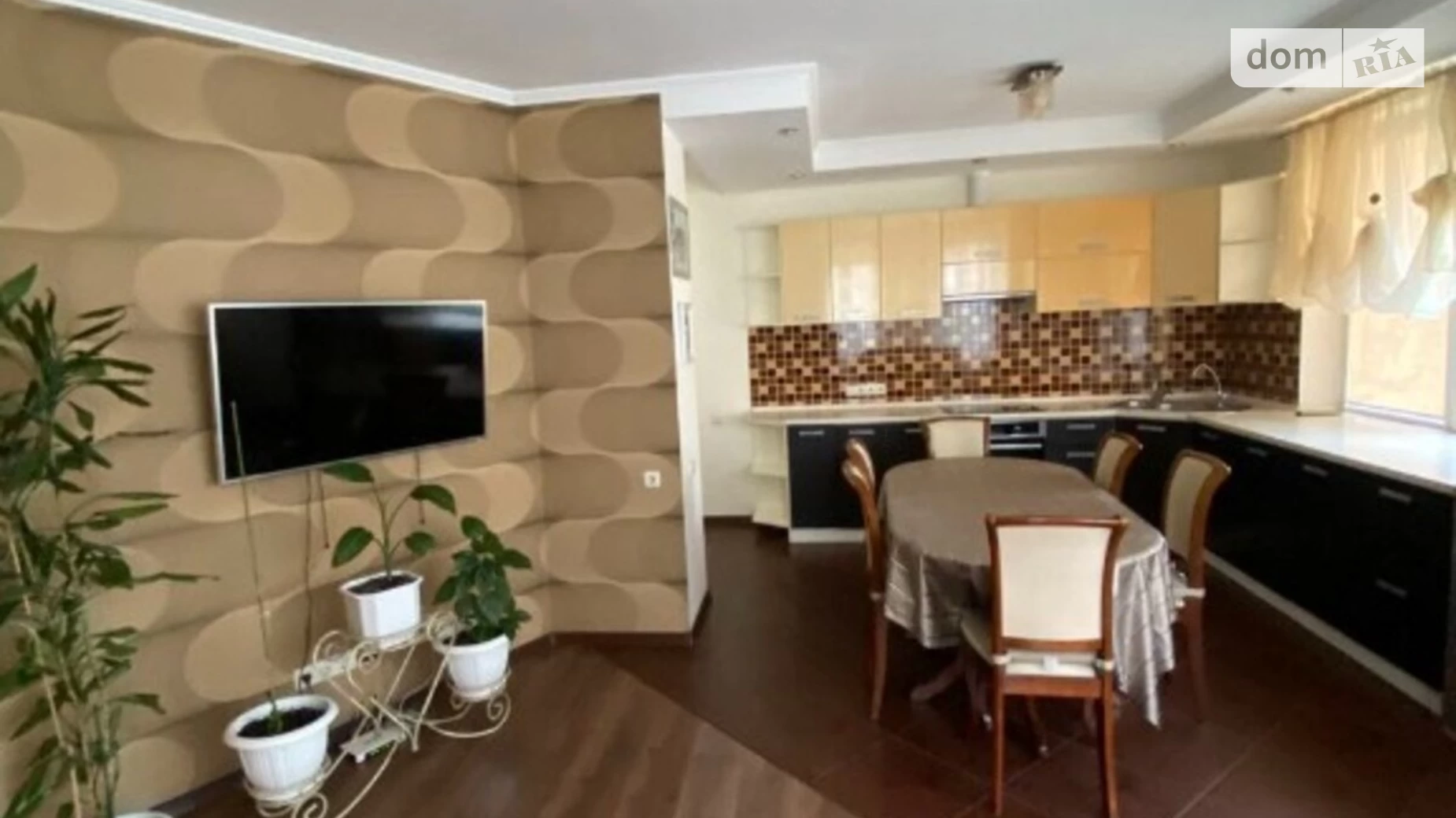 Продается 2-комнатная квартира 83 кв. м в Одессе, мас. Радужный - фото 2