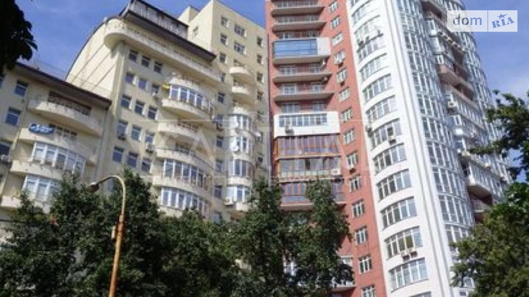 Продается 3-комнатная квартира 136 кв. м в Киеве, ул. Тургенева