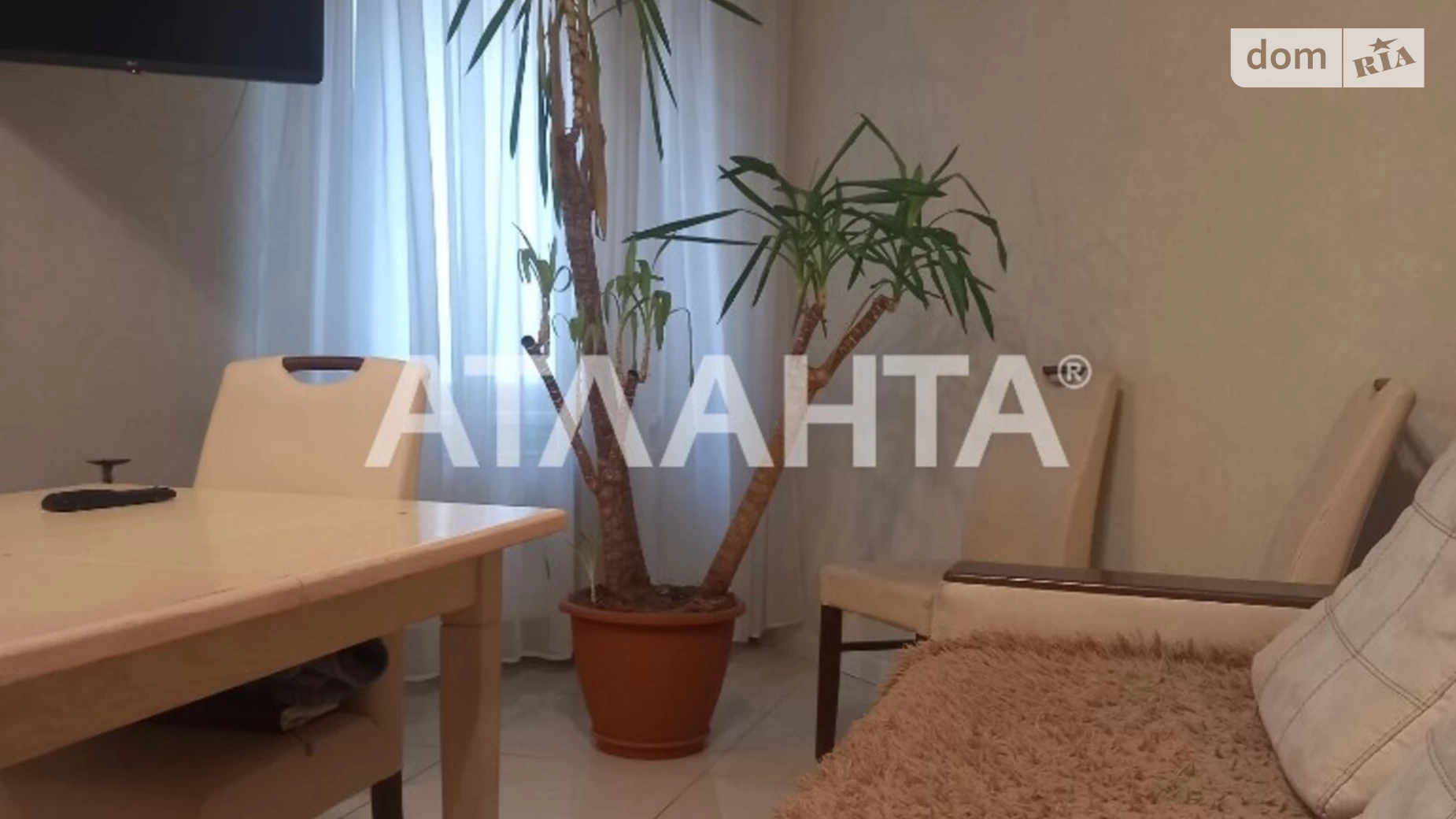 Продается 1-комнатная квартира 60 кв. м в Одессе, мас. Радужный