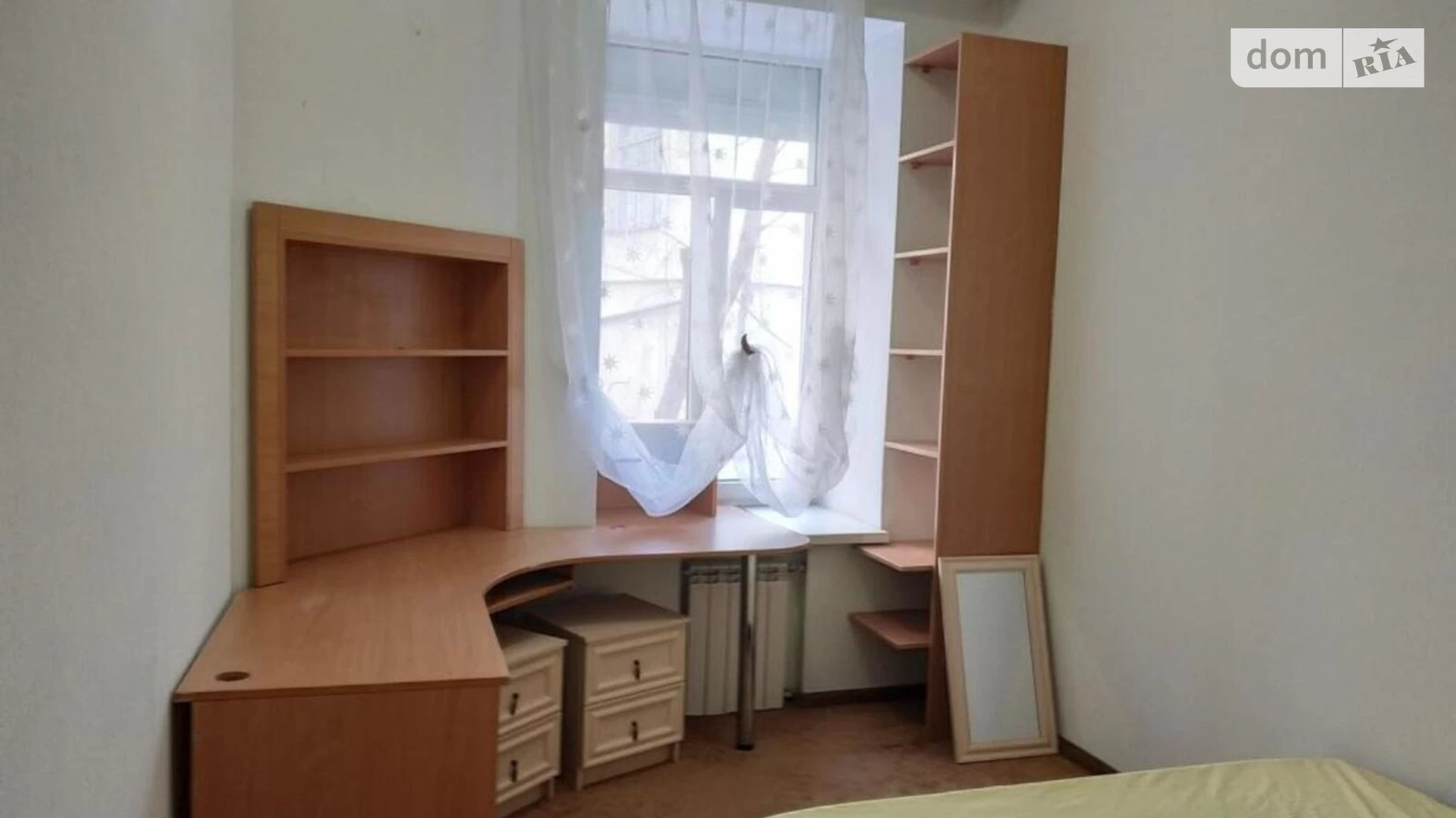 Продается 3-комнатная квартира 67 кв. м в Киеве, ул. Малоподвальная, 4