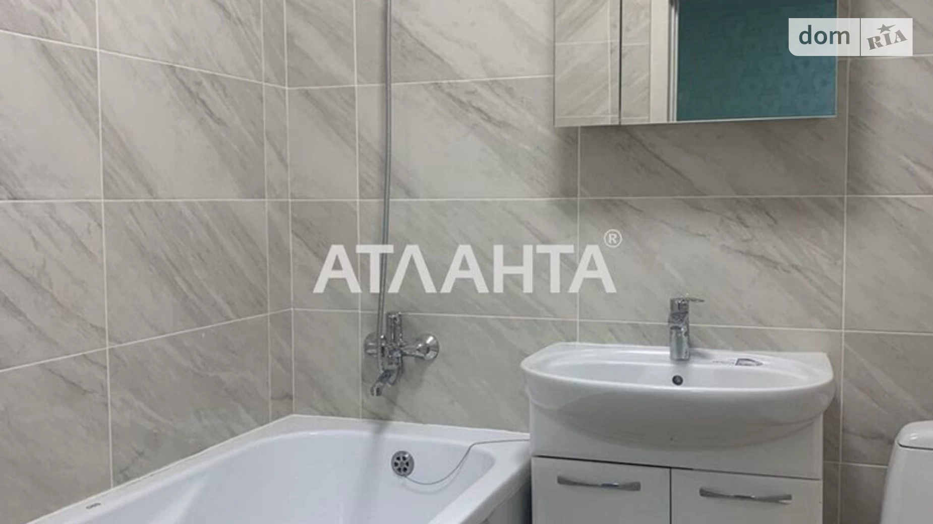 Продается 2-комнатная квартира 72.8 кв. м в Киеве, ул. Академика Заболотного