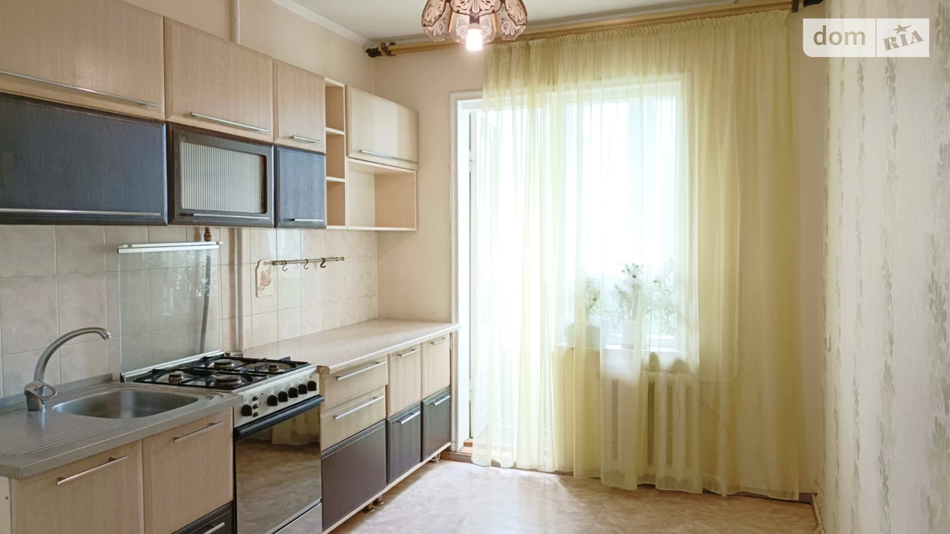 Продается 3-комнатная квартира 67 кв. м в Одессе, просп. Академика Глушко