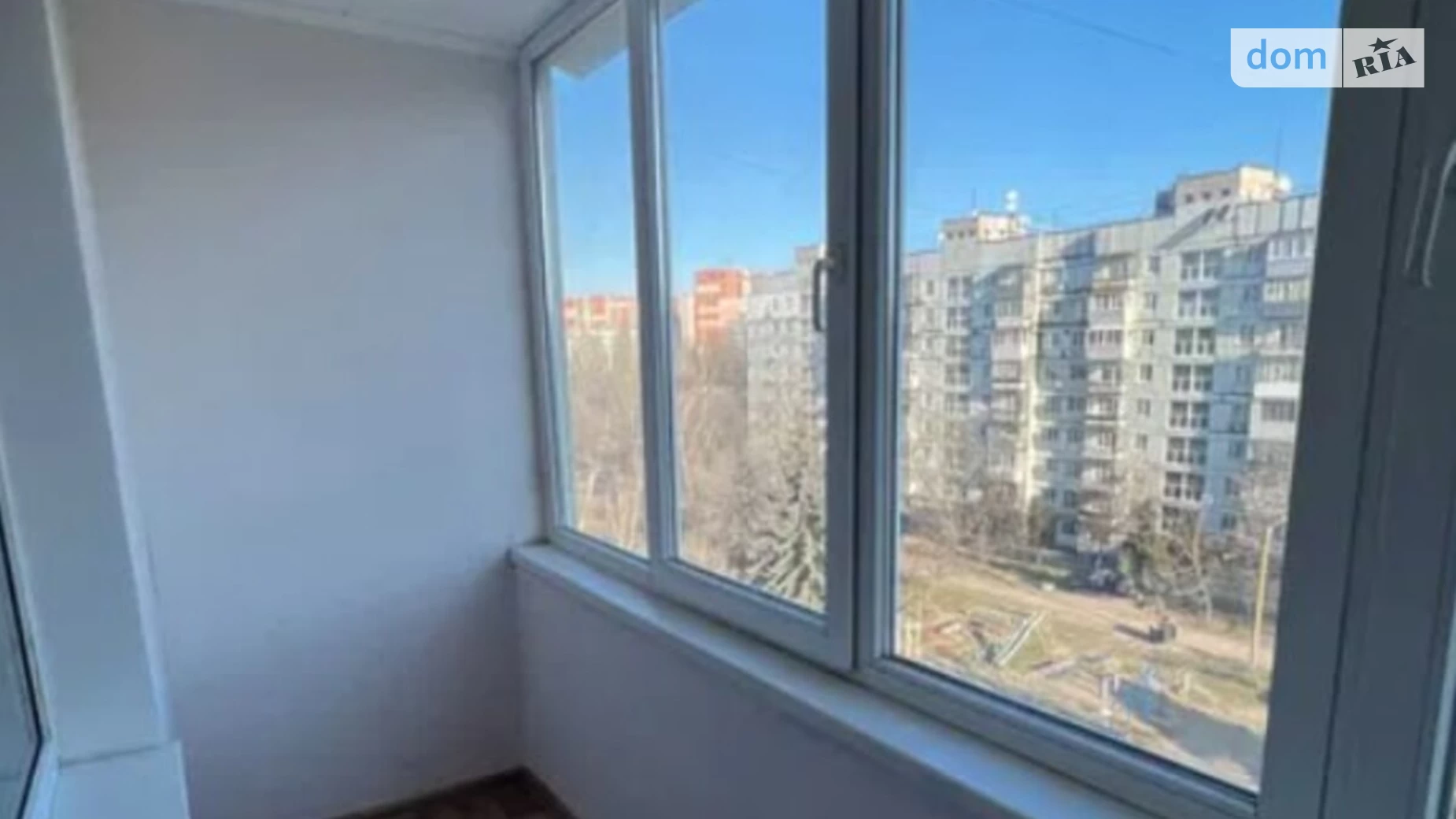 Продается 3-комнатная квартира 72 кв. м в Днепре, мас. Тополь-1 - фото 2