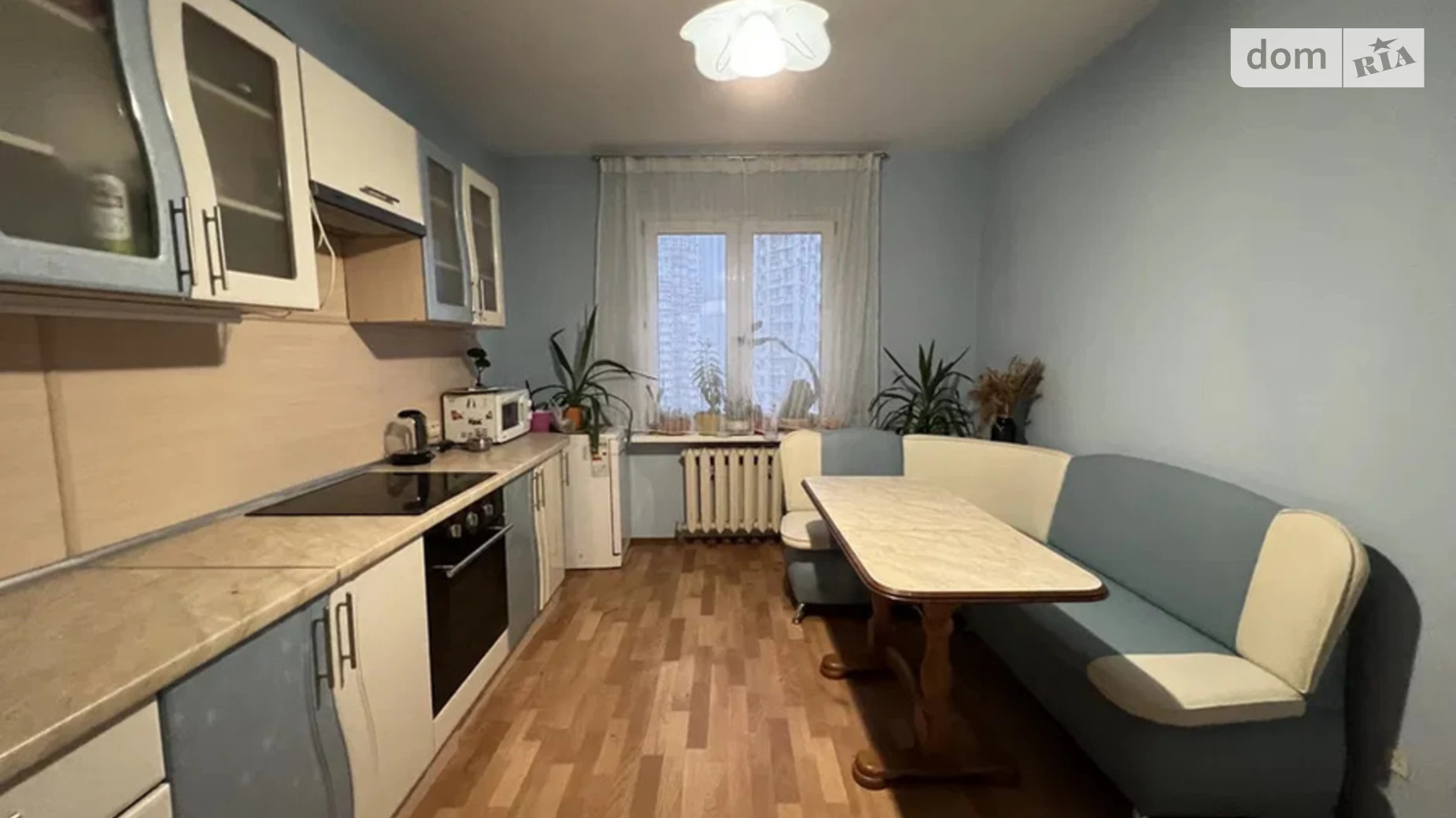 Продается 2-комнатная квартира 94 кв. м в Киеве, ул. Драгоманова, 1Е