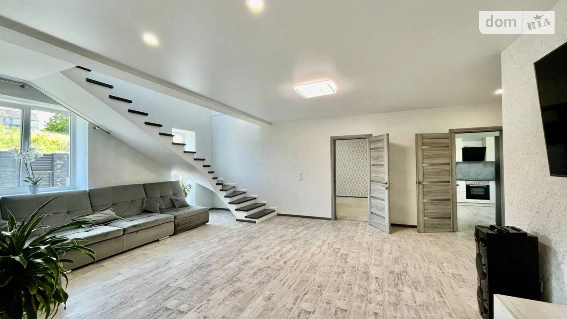 Продается дом на 2 этажа 196.1 кв. м с подвалом, цена: 160000 $ - фото 2