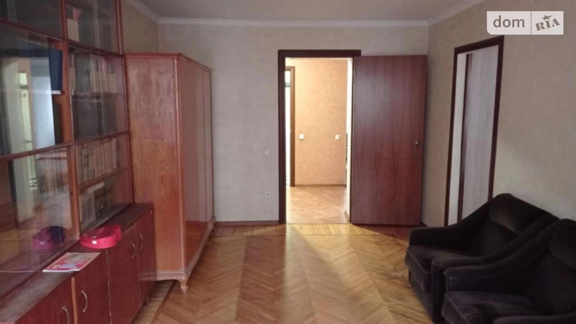 Продається 3-кімнатна квартира 63.7 кв. м у Одесі, просп. Гагаріна