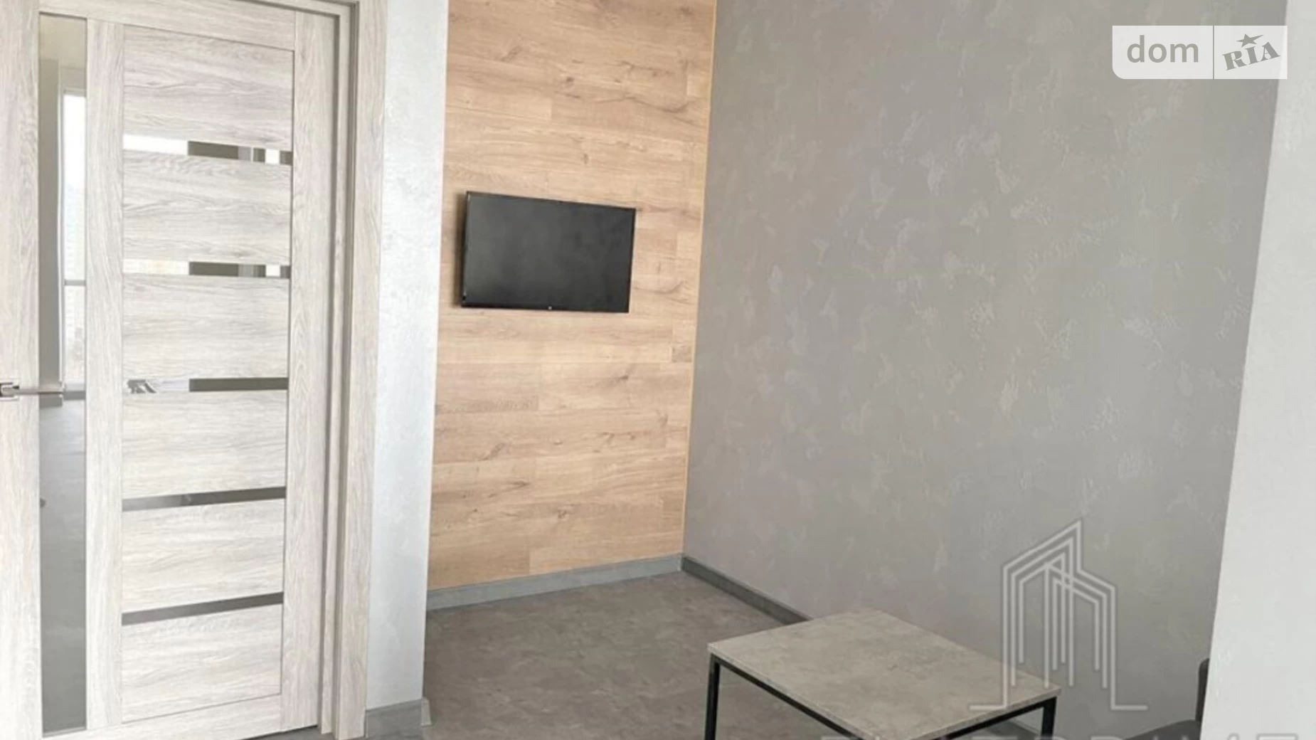 Продается 1-комнатная квартира 48 кв. м в Киеве, ул. Князя Романа Мстиславича(Генерала Жмаченко), 28Б
