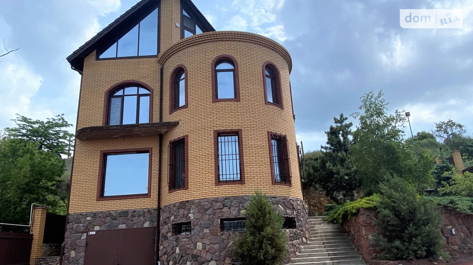 Продается дом на 3 этажа 329.2 кв. м с мансардой, цена: 290000 $ - фото 2