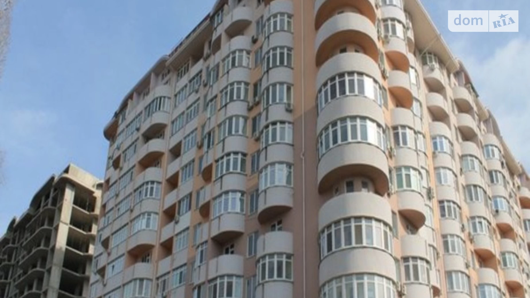 Продается 1-комнатная квартира 43 кв. м в Одессе, ул. Маршала Малиновского, 53-55