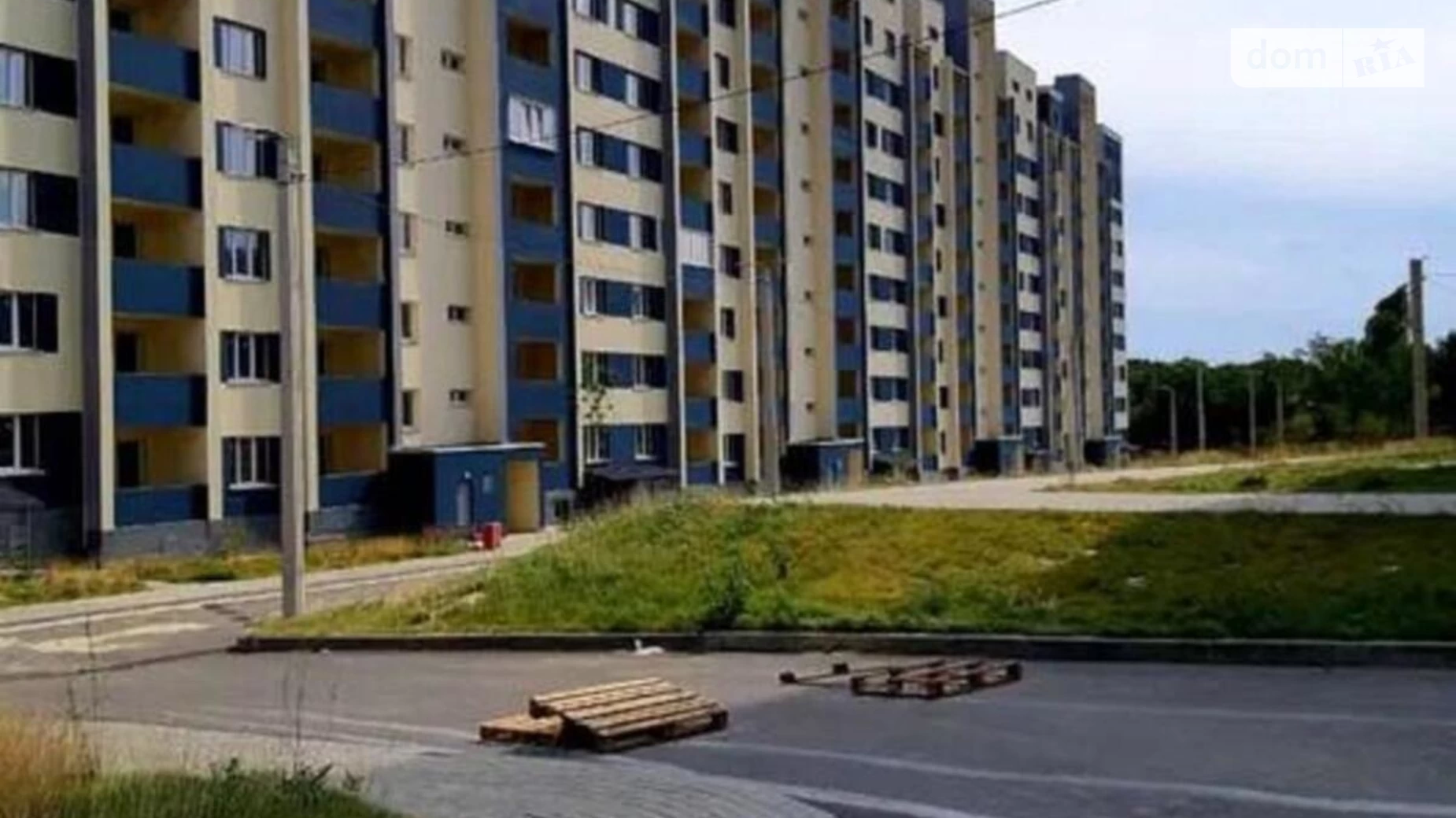 Продается 1-комнатная квартира 42 кв. м в Харькове, просп. Победы, 86