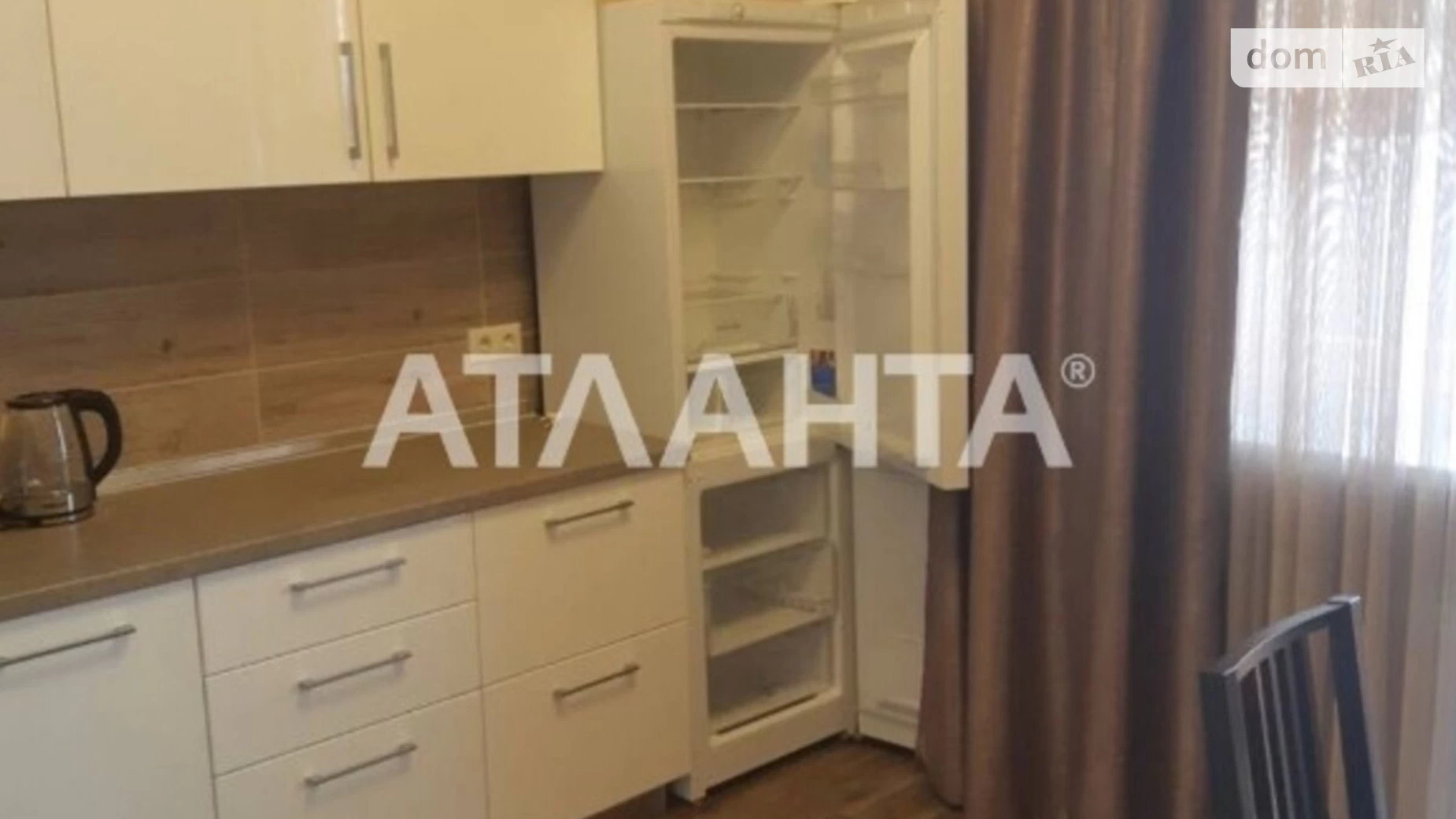 Продается 1-комнатная квартира 43 кв. м в Одессе, ул. Среднефонтанская