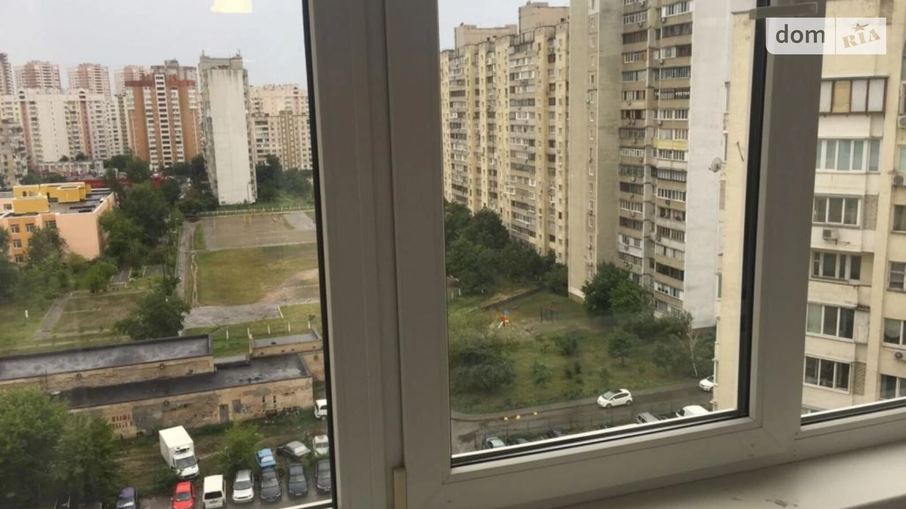 Продается 1-комнатная квартира 64 кв. м в Киеве, просп. Николая  Бажана, 30
