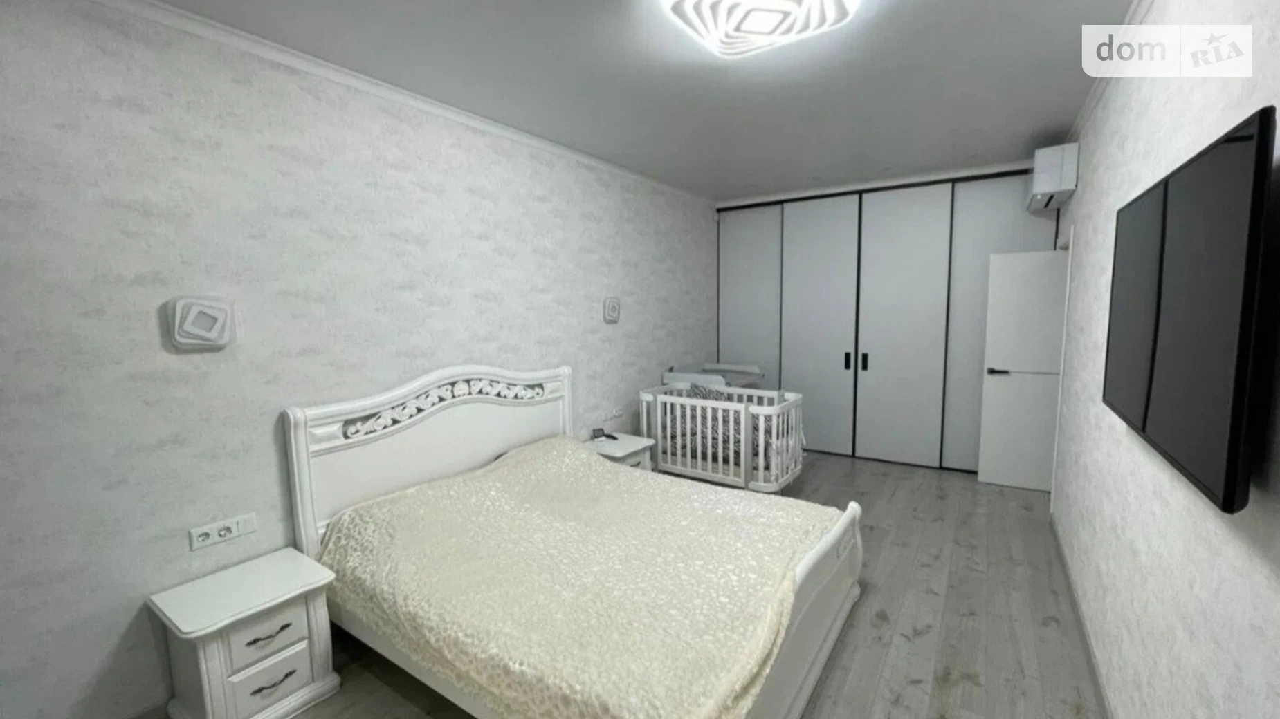 Продается 2-комнатная квартира 80 кв. м в Одессе, ул. Новобереговая, 12А