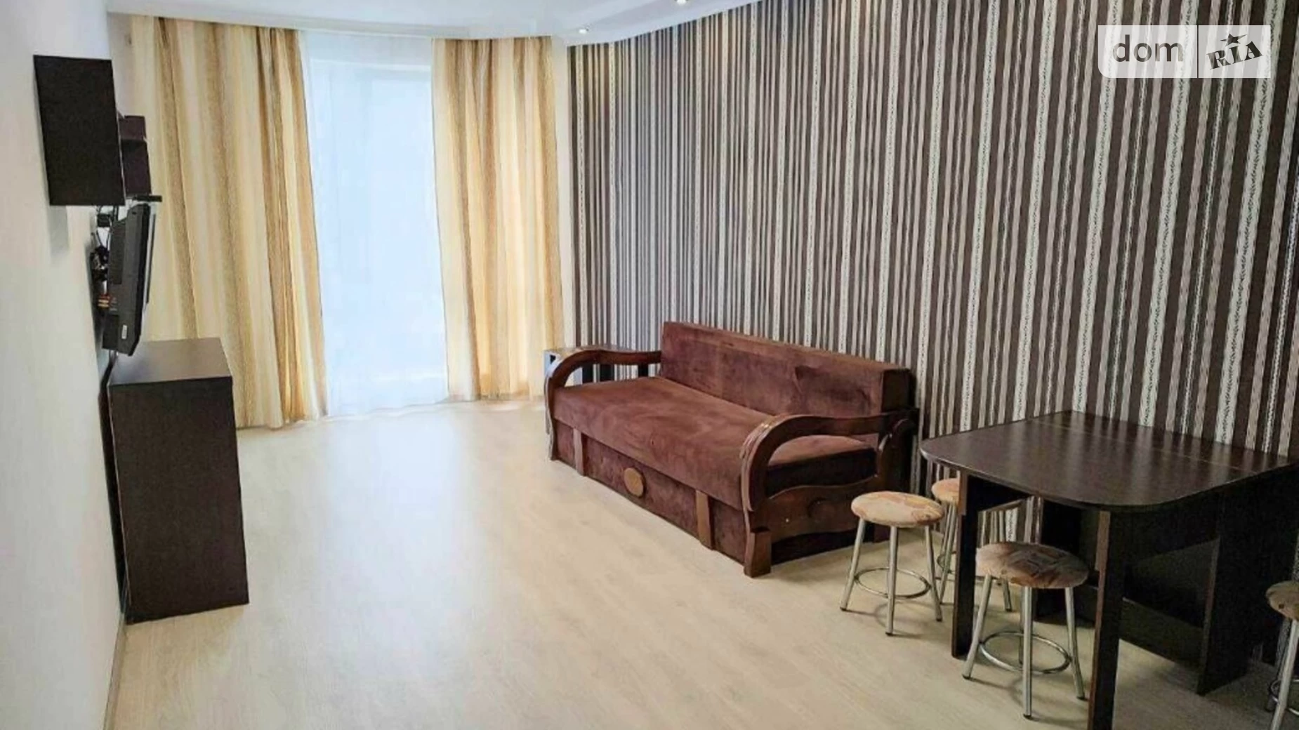 Продается 1-комнатная квартира 50.7 кв. м в Львове, ул. Трускавецкая