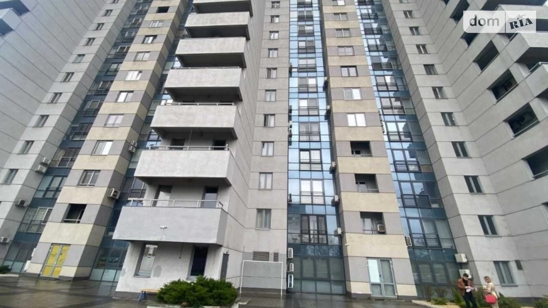 Продается 4-комнатная квартира 125.4 кв. м в Днепре, просп. Поля Александра