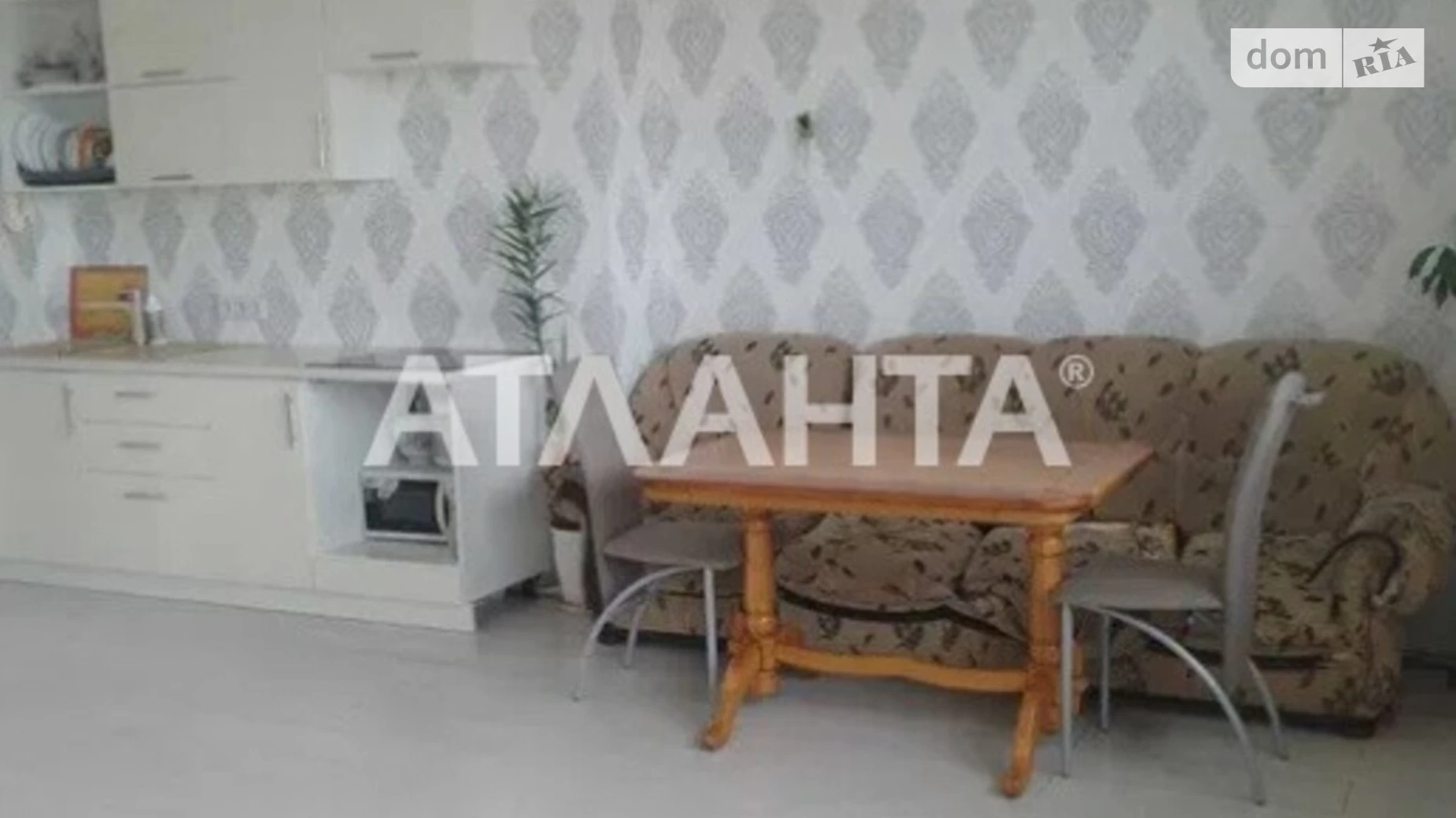 Продается 2-комнатная квартира 75 кв. м в Одессе, ул. Педагогическая
