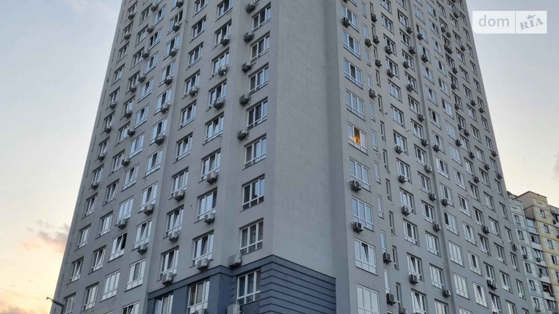 Продається 1-кімнатна квартира 43 кв. м у Києві, вул. Драгоманова, 10 - фото 2