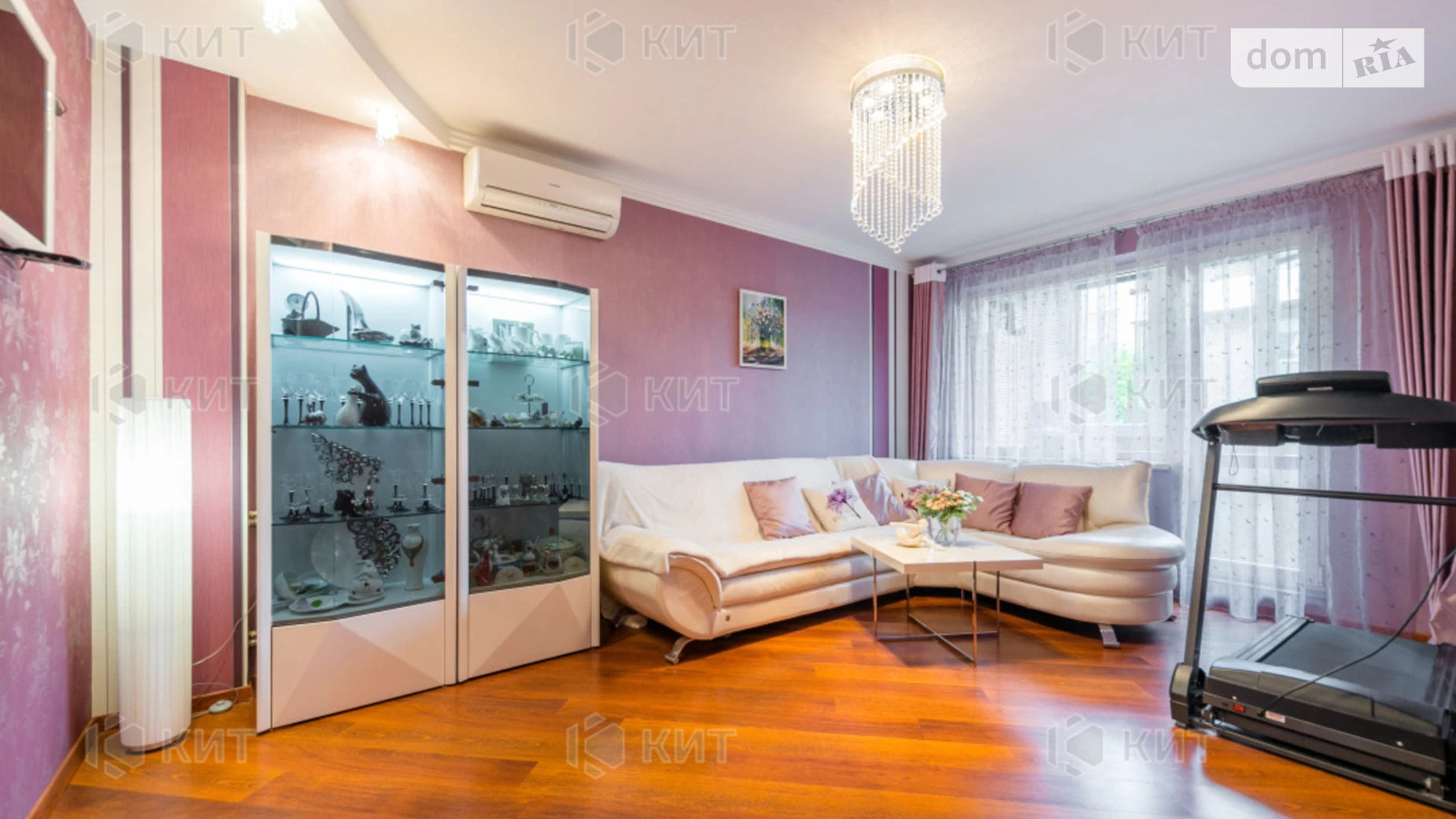Продается 4-комнатная квартира 83 кв. м в Харькове, бул. Жасминовый, 9-1