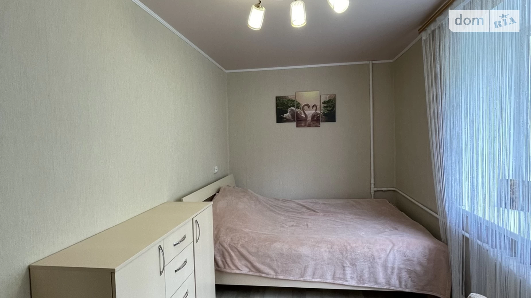 Продається 2-кімнатна квартира 43 кв. м у Чорноморську, вул. Данченка