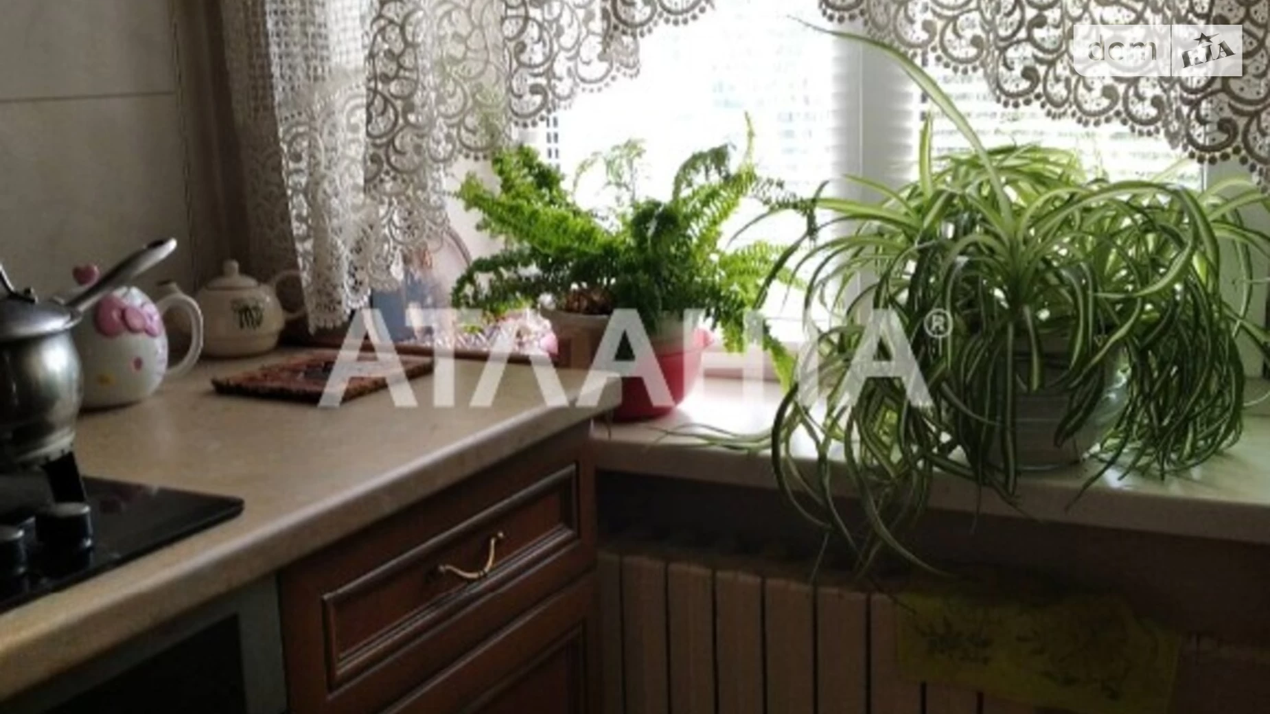 Продается 1-комнатная квартира 33 кв. м в Одессе, ул. Героев Крут