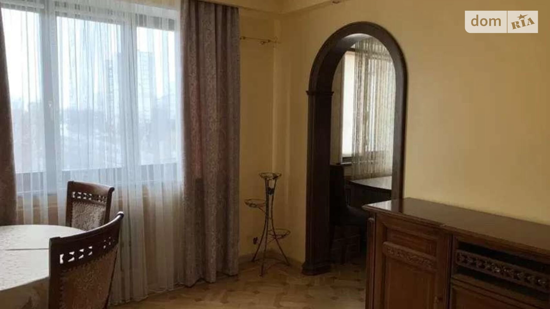 Продается 4-комнатная квартира 83 кв. м в Харькове, ул. Амосова, 42