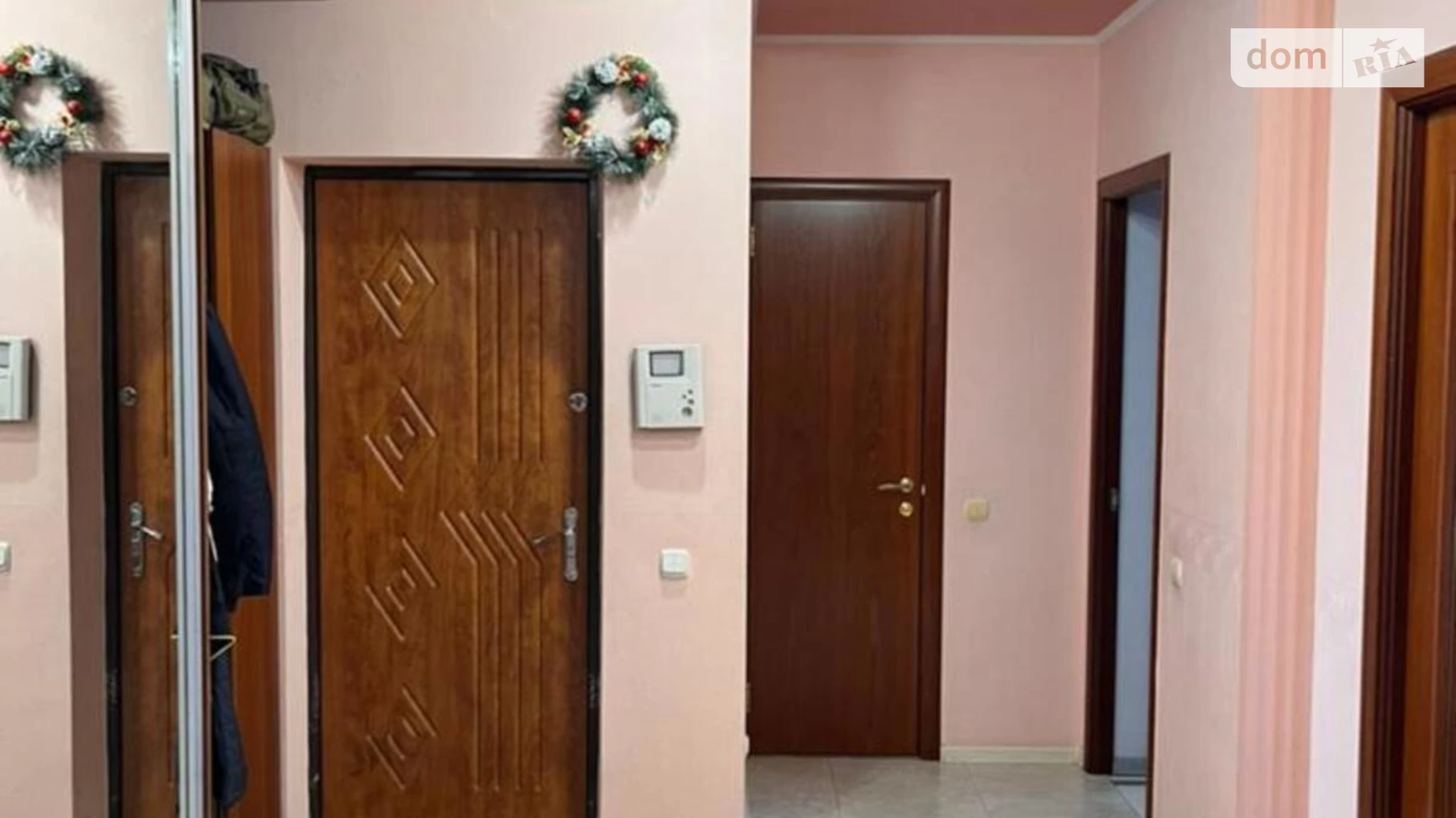 Продается 3-комнатная квартира 91 кв. м в Киеве, ул. Хмельницкая, 10