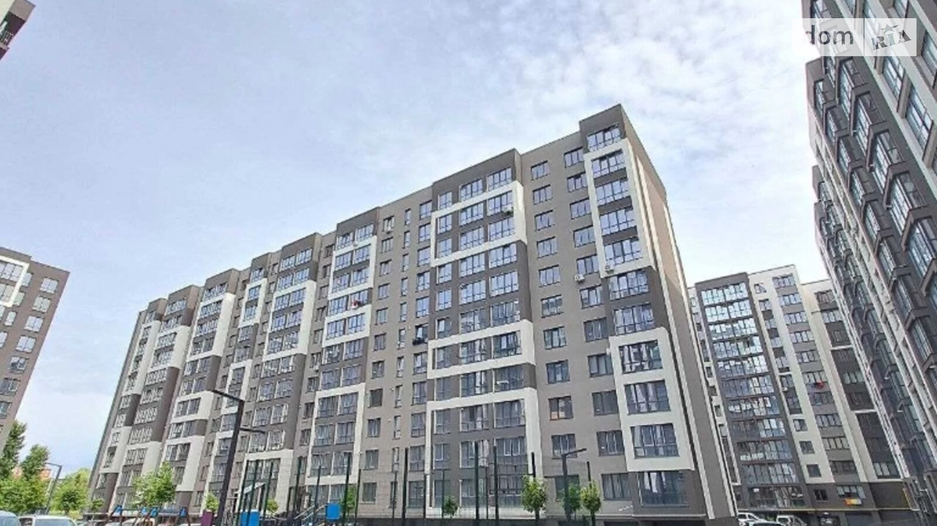 Продается 3-комнатная квартира 108.8 кв. м в Ивано-Франковске, ул. Героев Николаева(Сеченова)