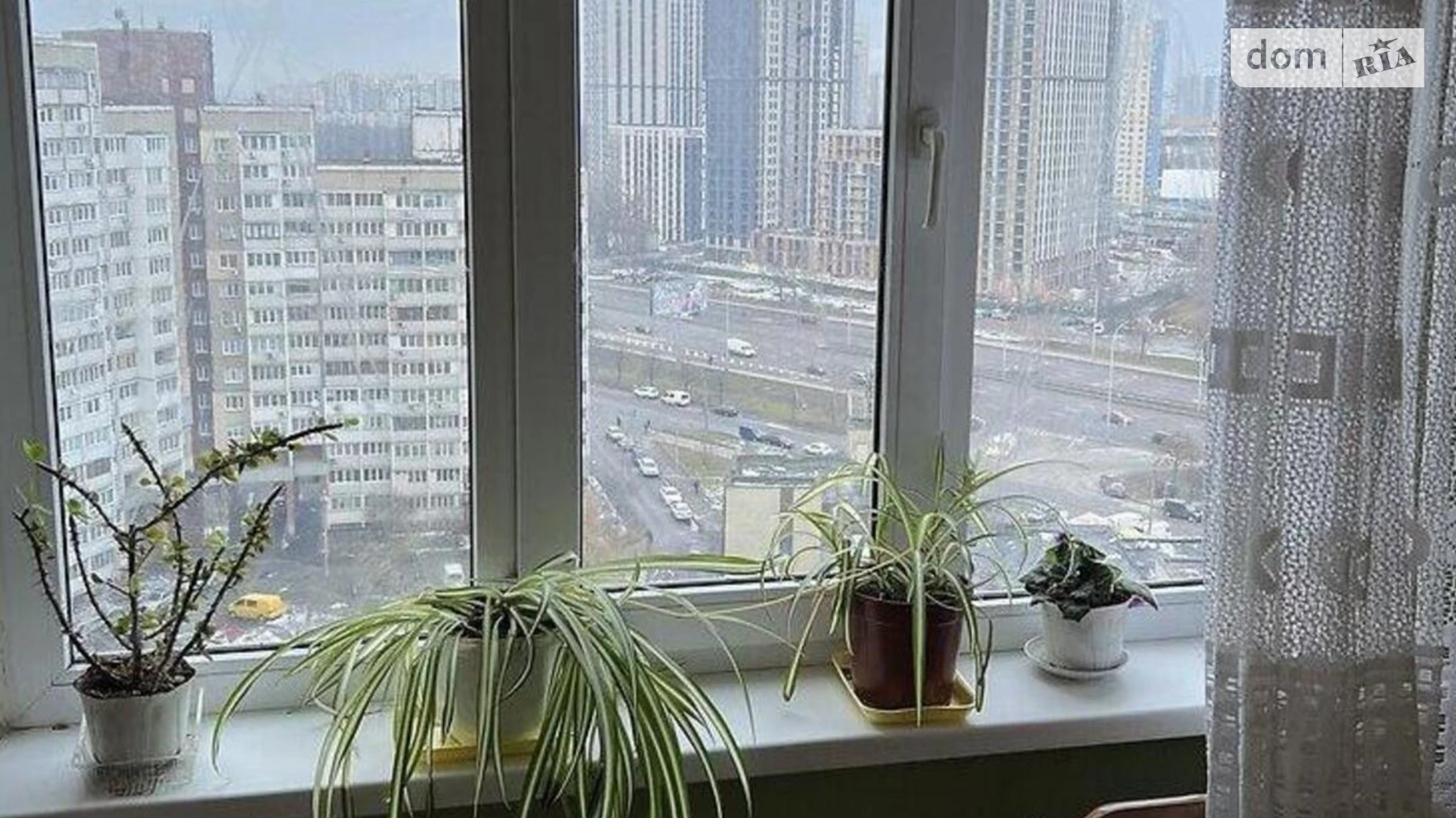 Продается 3-комнатная квартира 75 кв. м в Киеве, ул. Академика Заболотного, 32