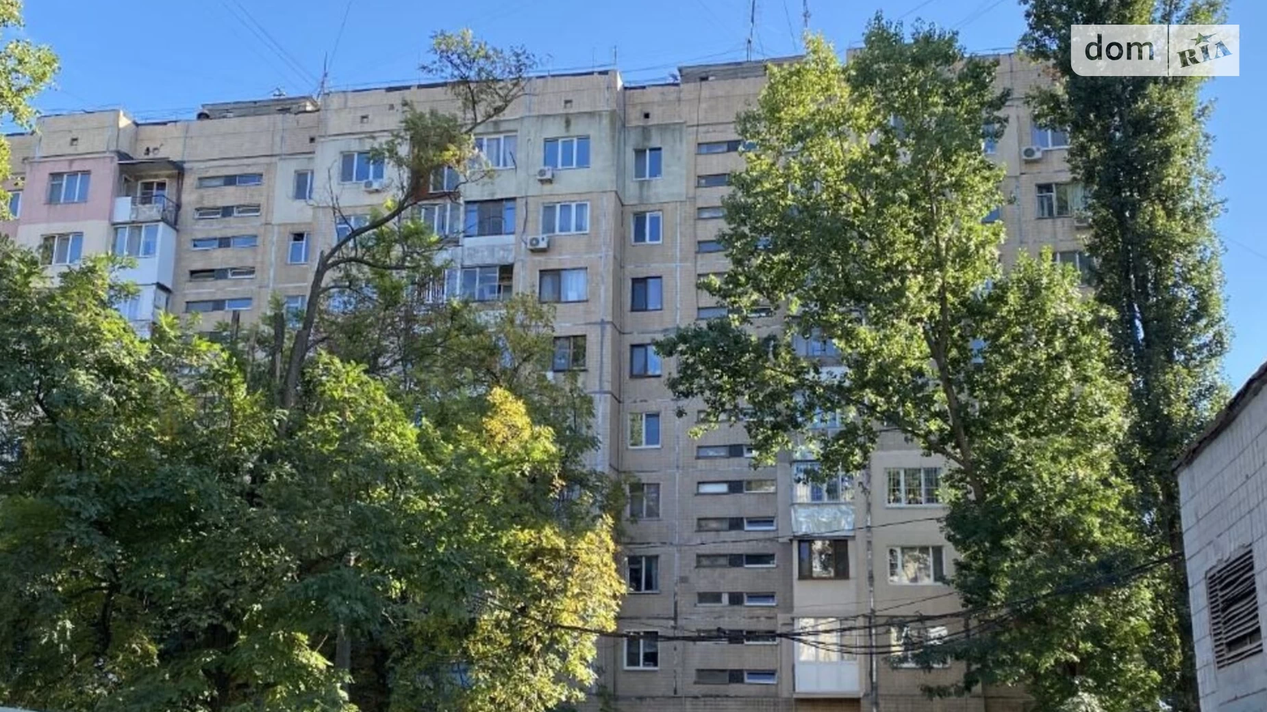 Продається 3-кімнатна квартира 65 кв. м у Одесі, просп. Академіка Глушка