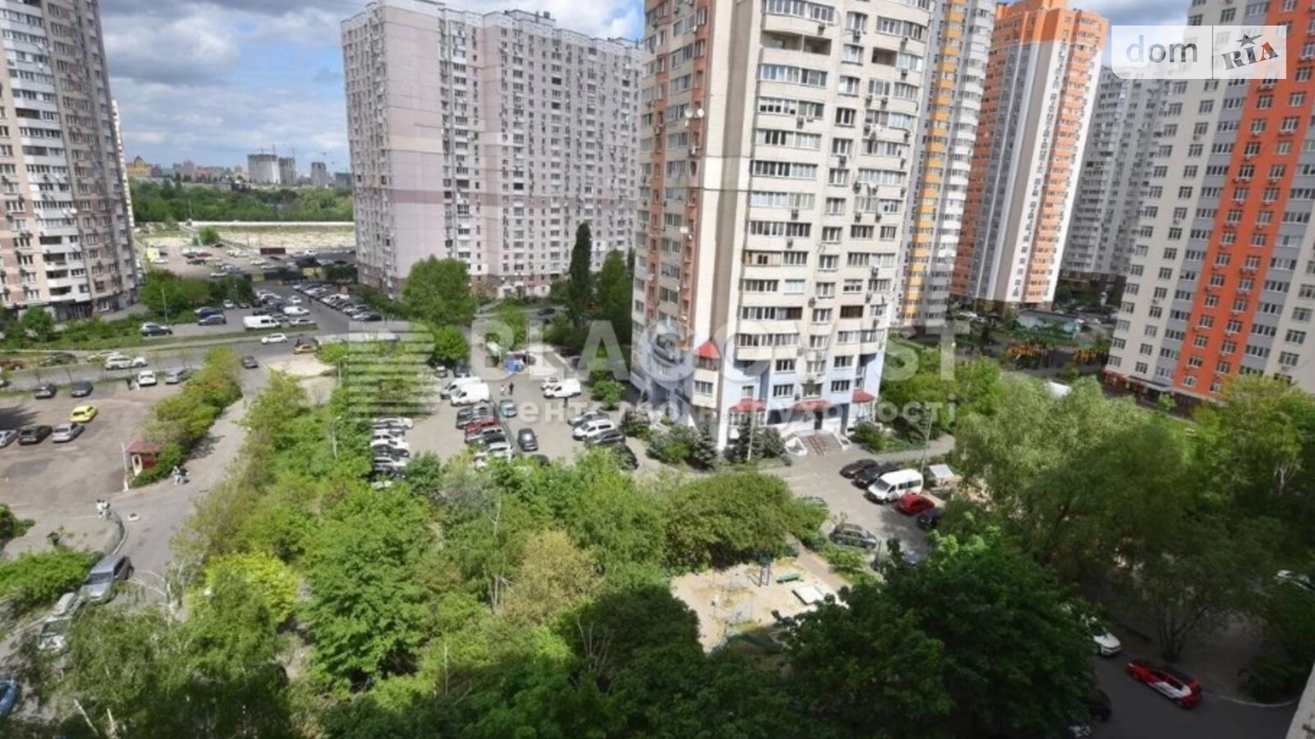 Продається 1-кімнатна квартира 93 кв. м у Києві, просп. Петра Григоренка, 1