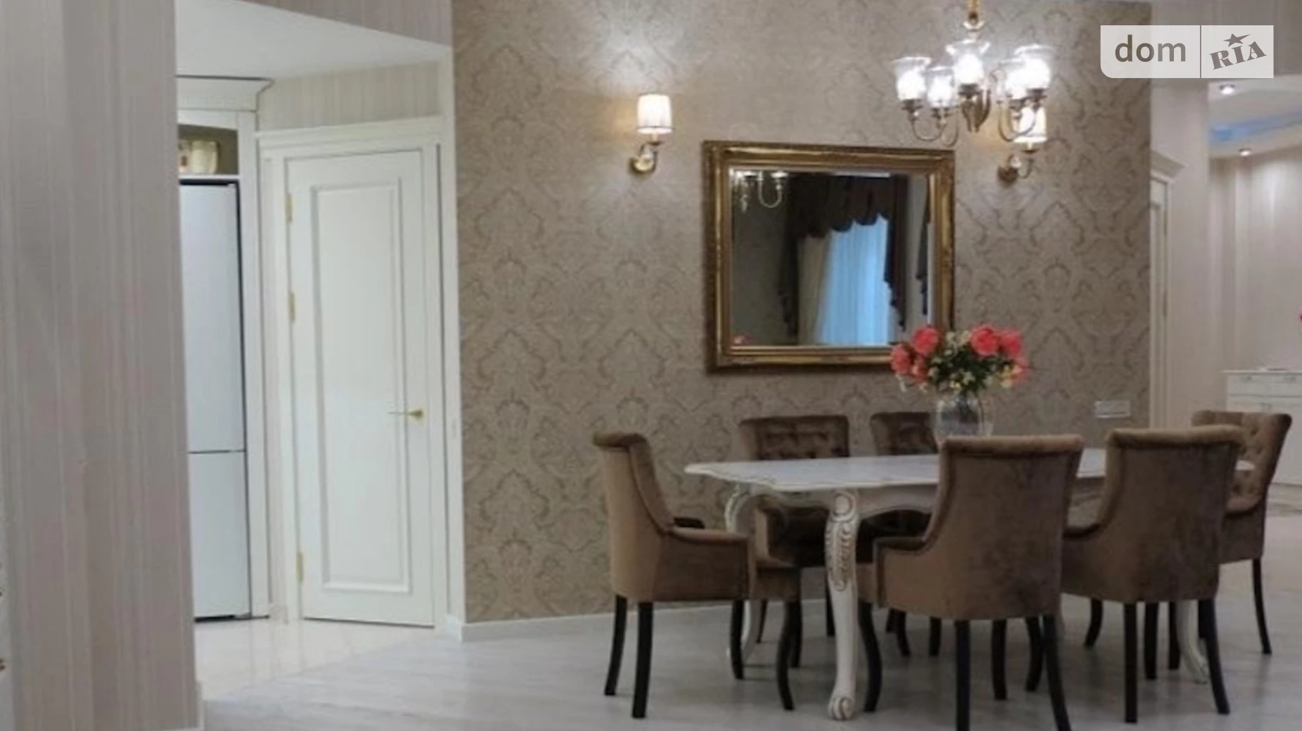 Продается 4-комнатная квартира 231 кв. м в Одессе, просп. Шевченко