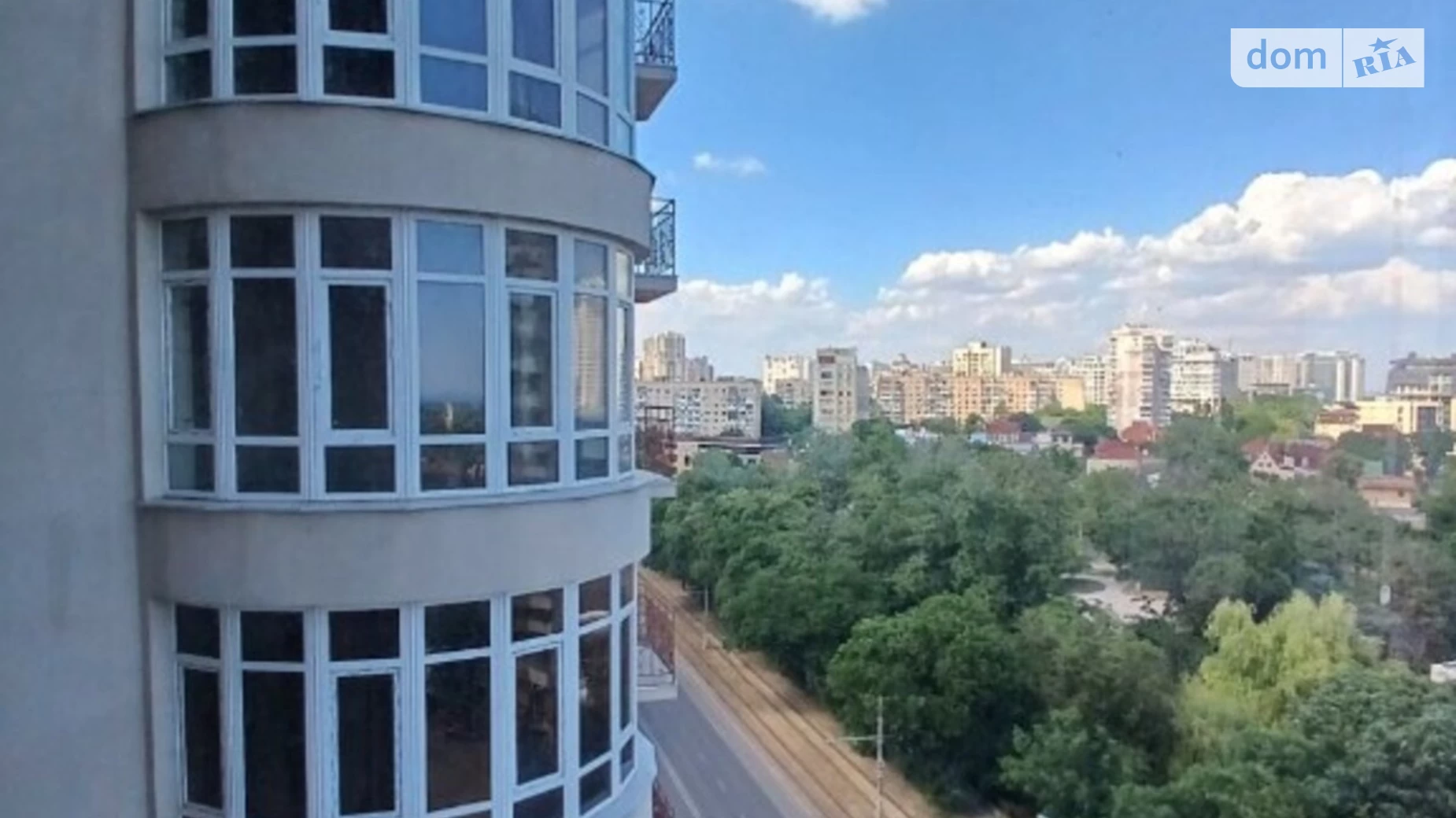 Продается 2-комнатная квартира 83 кв. м в Одессе, Фонтанская дор. - фото 2
