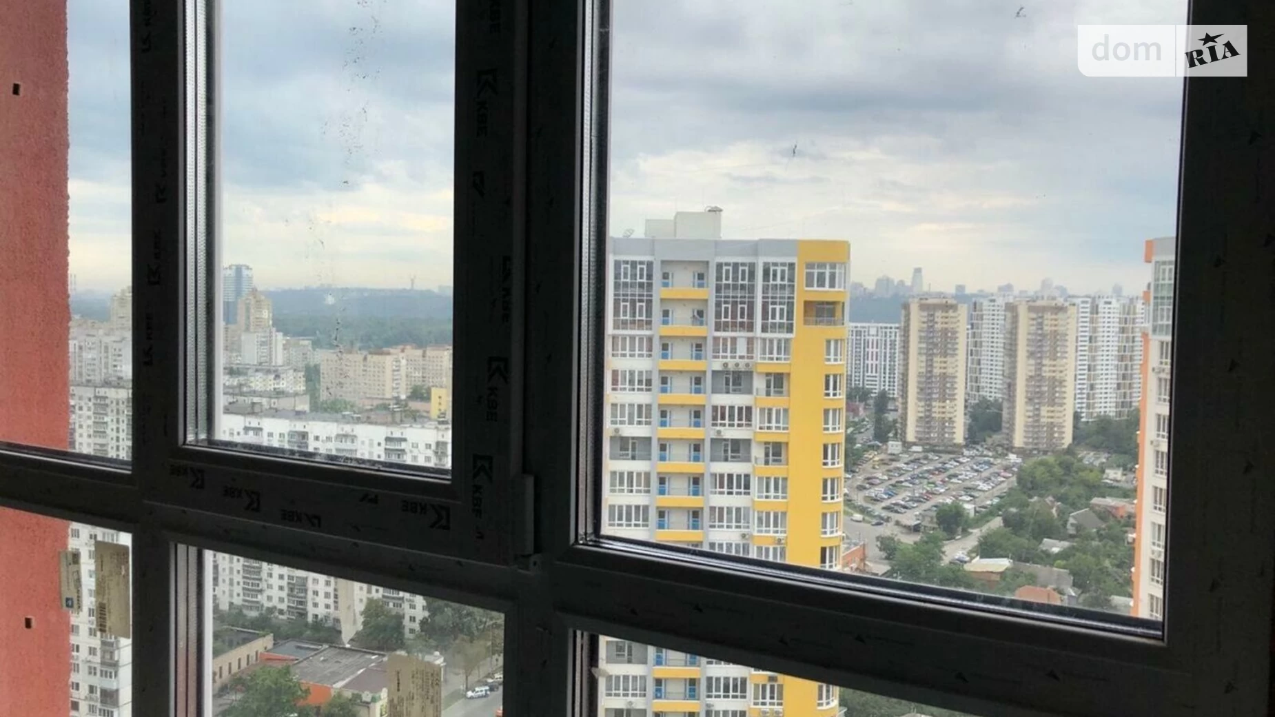 Продается 3-комнатная квартира 84 кв. м в Киеве, ул. Каховская, 62