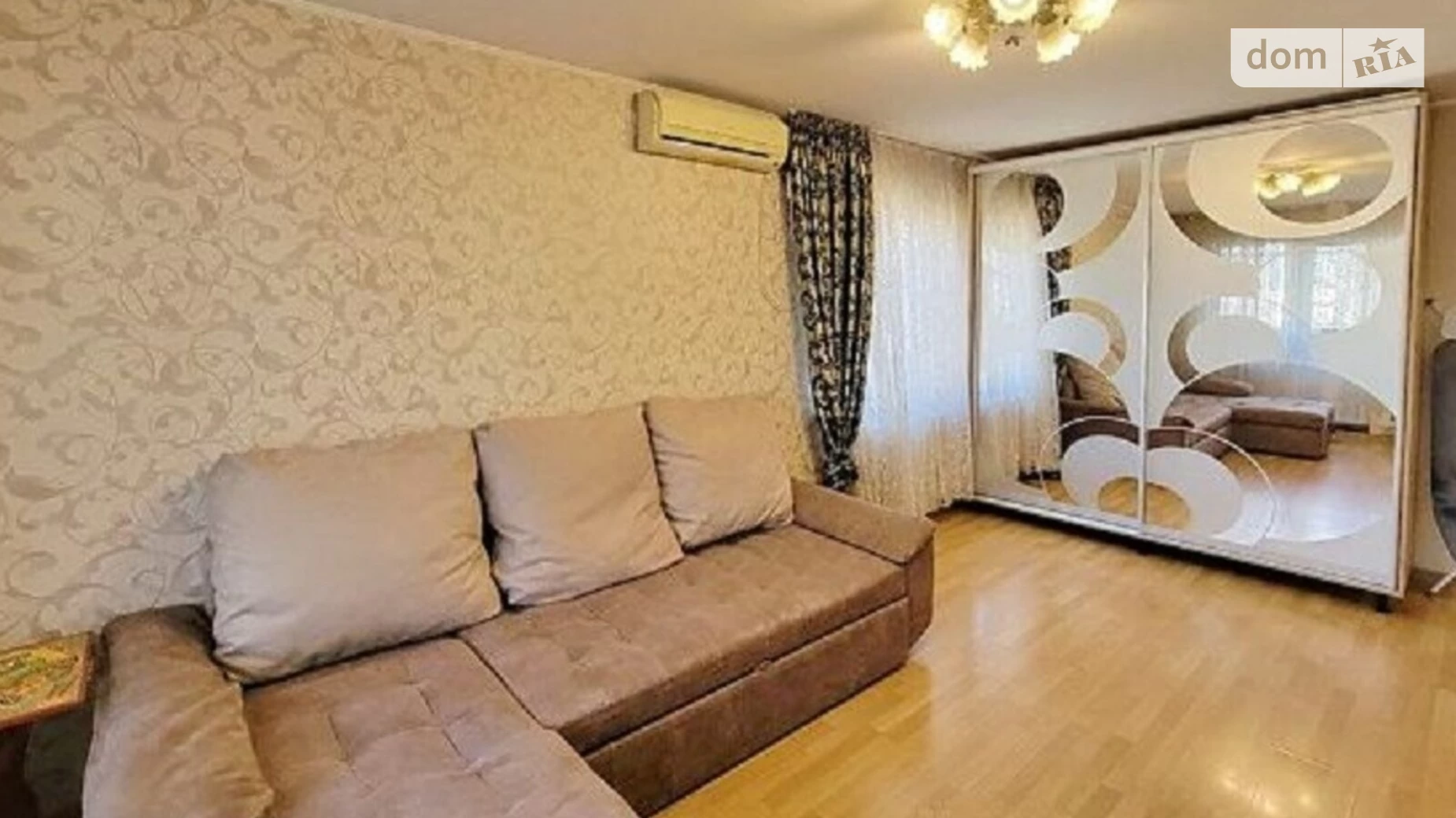 Продается 2-комнатная квартира 42 кв. м в Одессе, просп. Адмиральский, 37