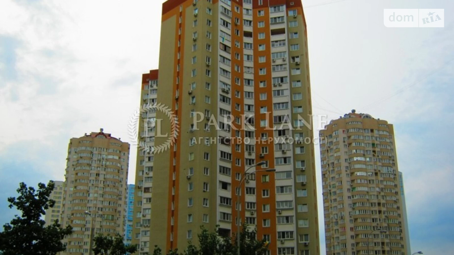 Продается 3-комнатная квартира 96 кв. м в Киеве, ул. Урловская, 19