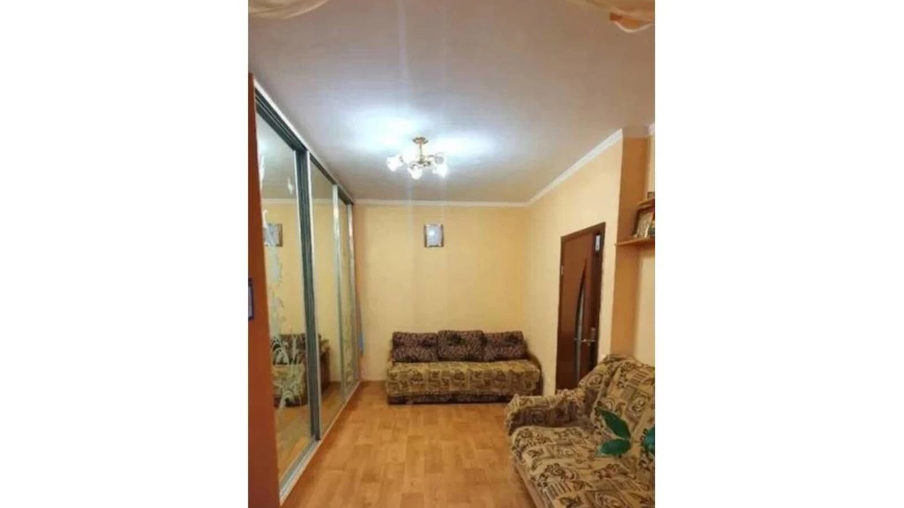 Продается 1-комнатная квартира 36 кв. м в Одессе, мас. Радужный, 23