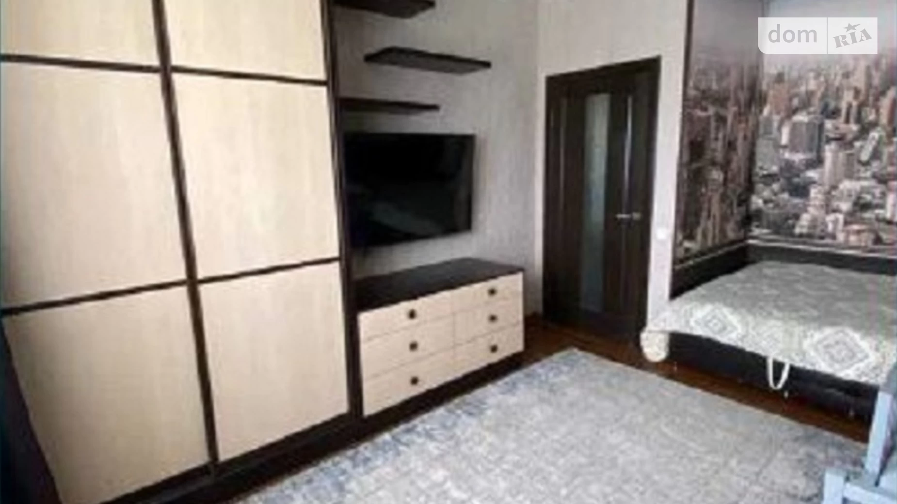 Продается 1-комнатная квартира 36 кв. м в Одессе, ул. Люстдорфская дорога