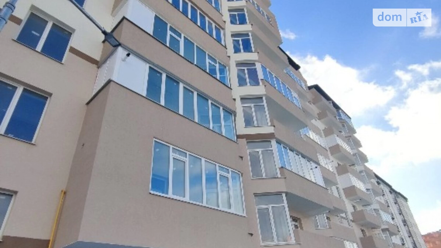 Продається 1-кімнатна квартира 45 кв. м у Івано-Франківську, вул. Берегова