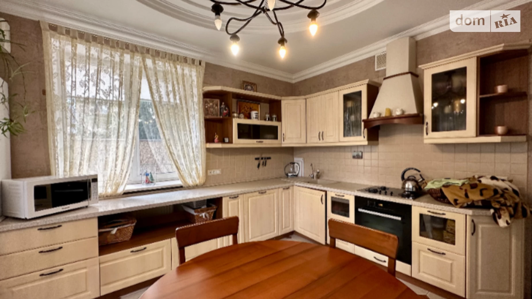 Продается 1-комнатная квартира 274 кв. м в Одессе, ул. Петрашевского - фото 2