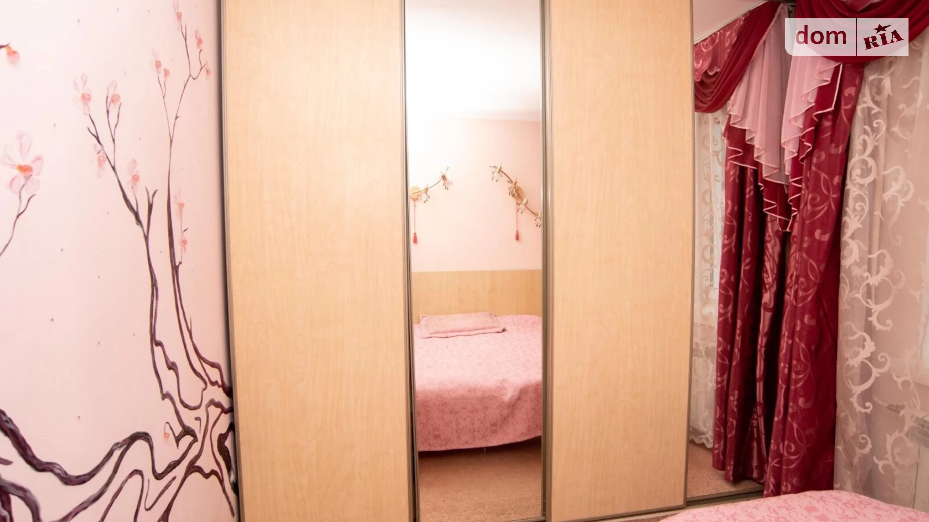 Продается 3-комнатная квартира 76 кв. м в Ровно