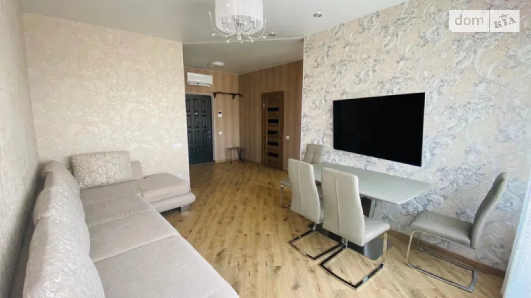 Продается 2-комнатная квартира 60 кв. м в Одессе, ул. Каманина, 16А