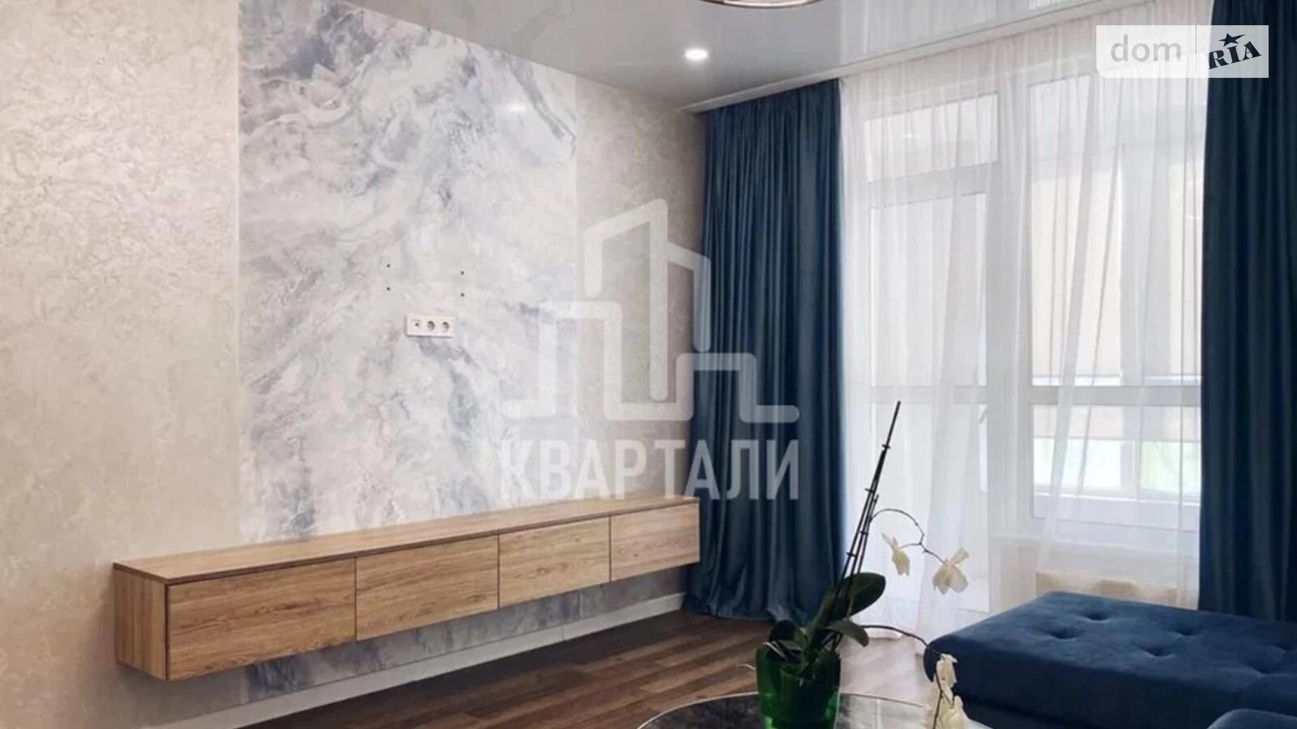 Продается 3-комнатная квартира 82 кв. м в Киеве, просп. Правды, 39