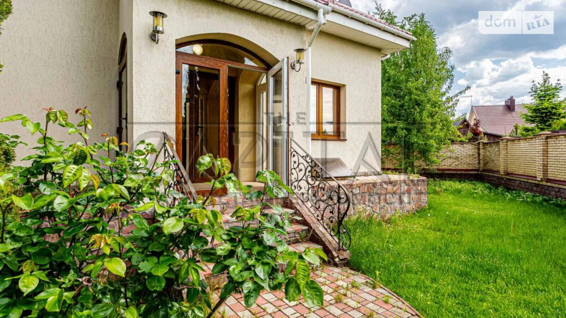 Продается дом на 2 этажа 231.1 кв. м с баней/сауной, цена: 295000 $ - фото 3