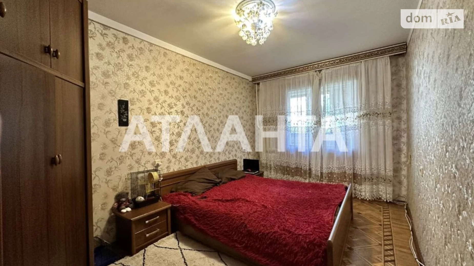 Продається 4-кімнатна квартира 82 кв. м у Одесі, просп. Шевченка