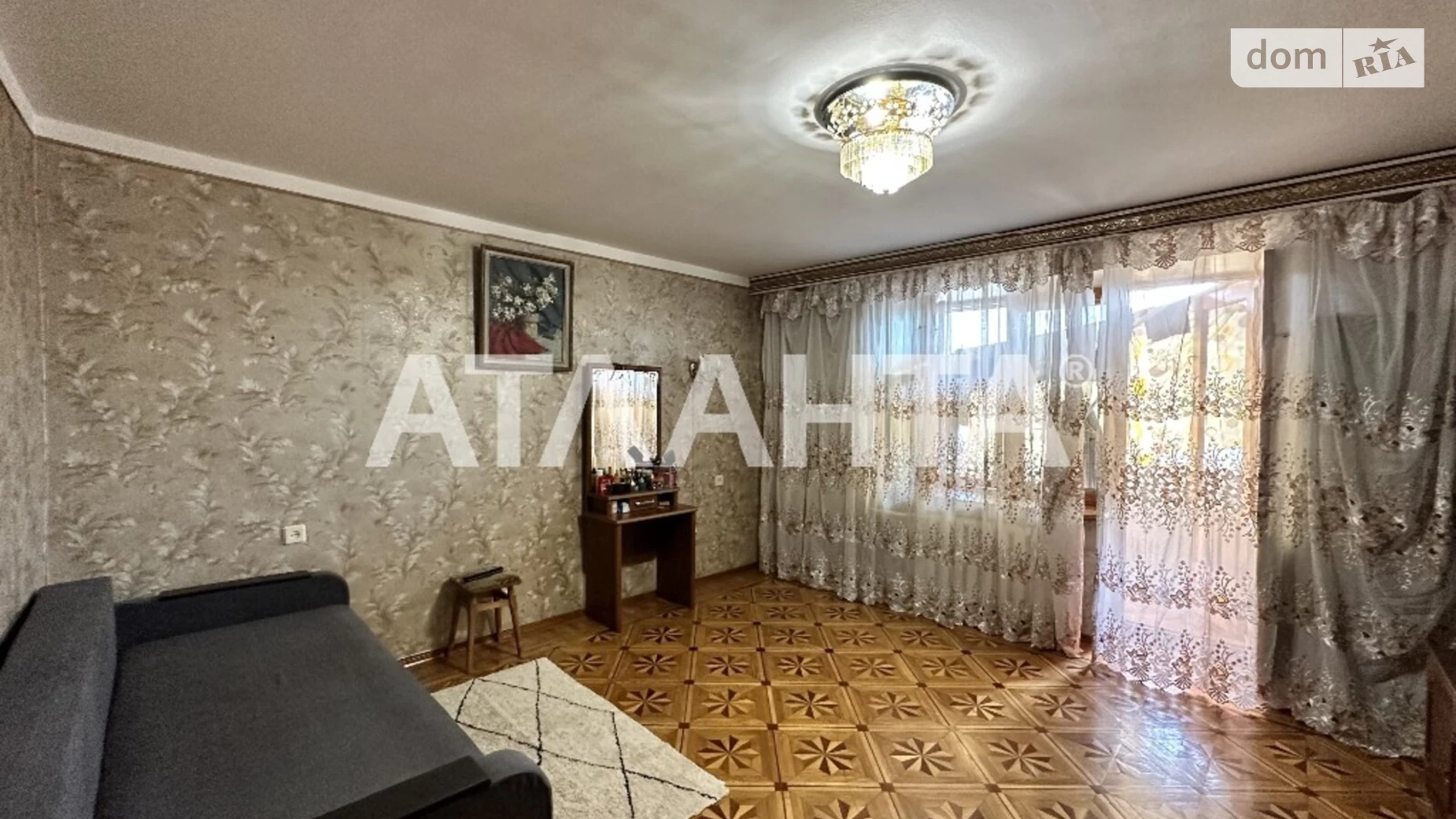 Продається 4-кімнатна квартира 82 кв. м у Одесі, просп. Шевченка