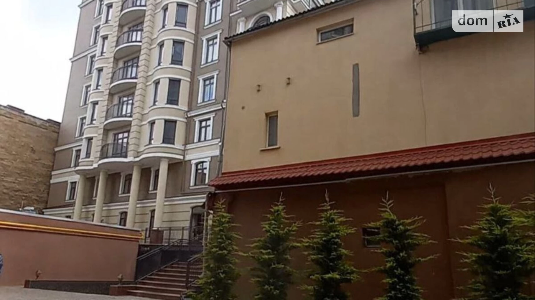 Продается 2-комнатная квартира 76 кв. м в Одессе, ул. Бориса Литвака, 9