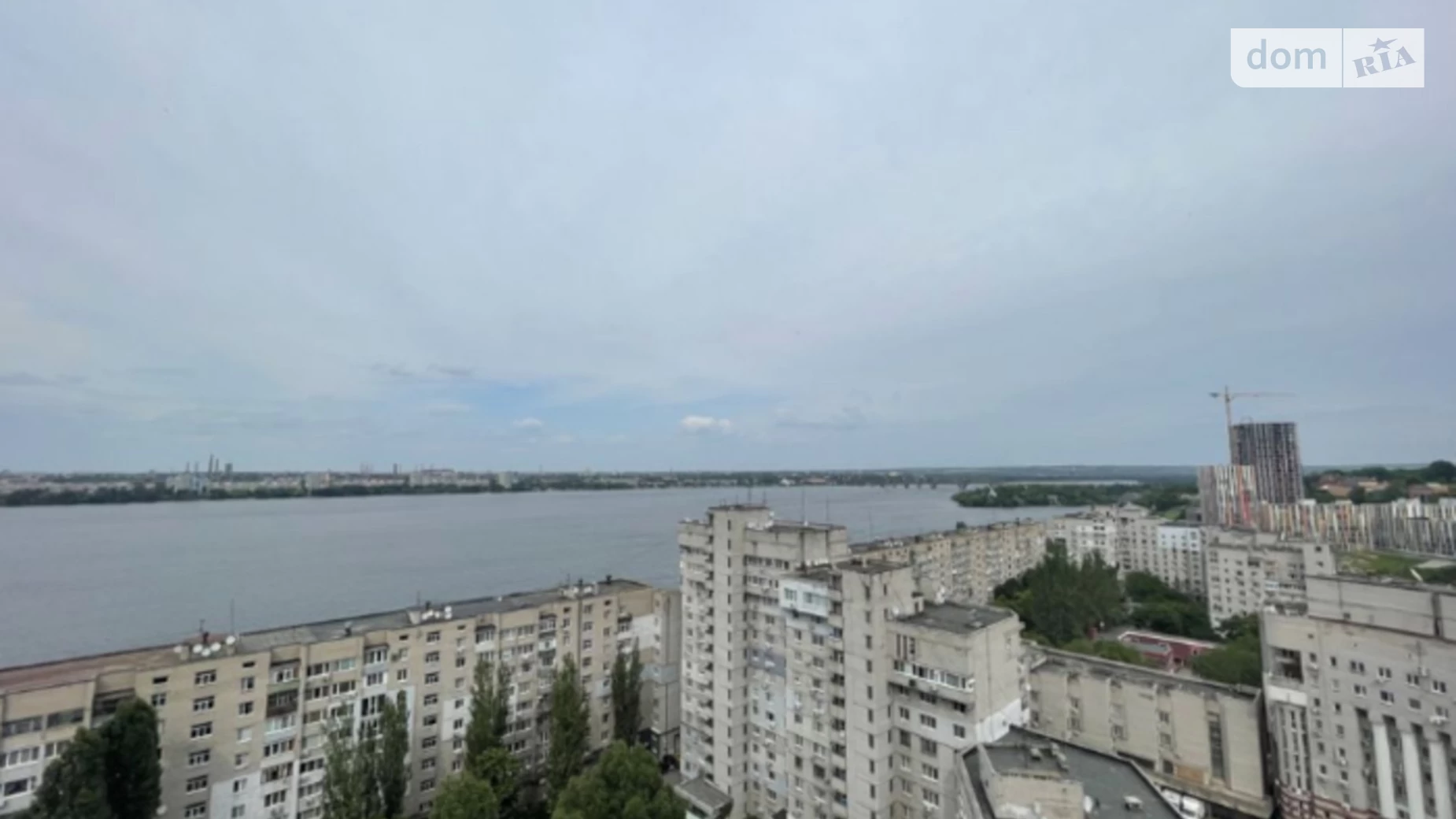 Продается 2-комнатная квартира 77 кв. м в Днепре, ул. Крутогорный