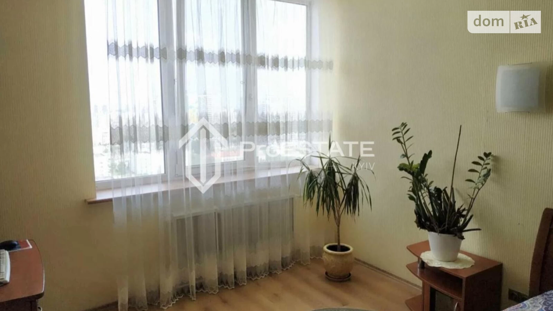 Продается 1-комнатная квартира 52.6 кв. м в Киеве, ул. Александра Кошица, 9Б