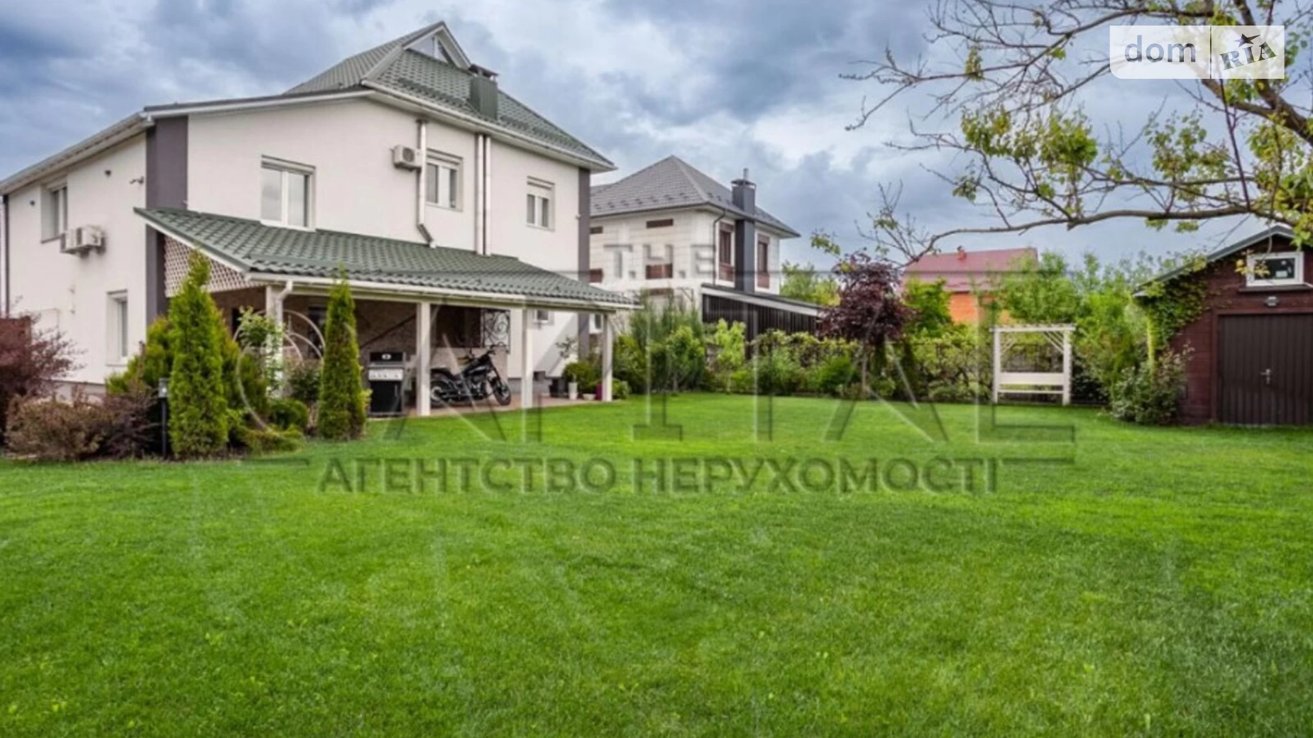 Сдается в аренду дом на 3 этажа 250 кв. м с балконом, цена: 1500 $ - фото 2
