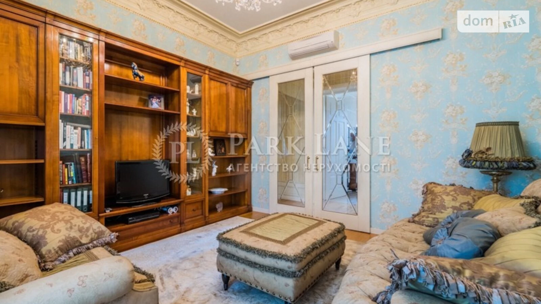 Продается 4-комнатная квартира 135 кв. м в Киеве, ул. Терещенковская, 5